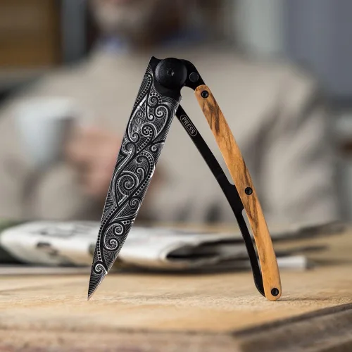 Vista 10 de deejo - Navaja de bolsillo plegable 37G con clip para cinturón - Diseño pacífico, hoja de acero inoxidable de 3.7 pulgadas, acabado de titanio