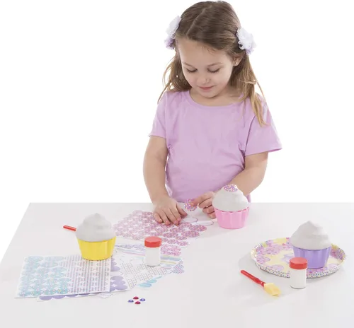 Vista 8 de Melissa & Doug Decoupage Made Easy - Kit de manualidades de papel para magdalenas