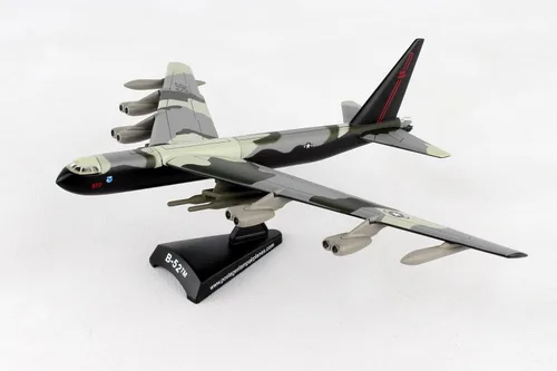 Vista 2 de Daron Worldwide Trading B-52 Stratofortress Vehículo (Escala 1:300)