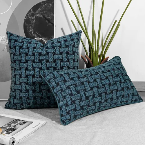 Vista 2 de Paquete de 2 fundas de almohada Boucle de 18 x 18 pulgadas, fundas de almohada decorativas de Navidad para sofá, sofá, fundas de almohada bohemias