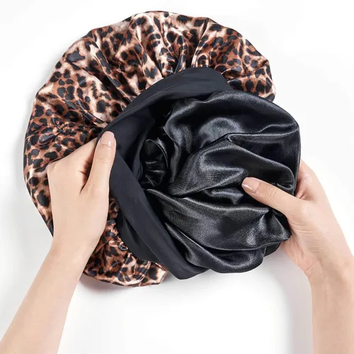 Vista 4 de KISS Colors & Care Gorra de satén sedoso con borde ancho de doble desgaste, XL, leopardo, diseño reversible de doble cara, protege los estilos