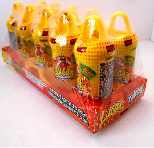Vista 2 de Lucas Paleta de sabor Tamarindo Muecas con chile en polvo