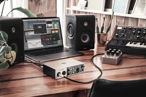 Vista 7 de Universal Audio Volt 2 - Interfaz de audio USB Interfaz USB-C 2x2 con emulación de tubo 610 y MIDI para músicos, podcasters y streamers