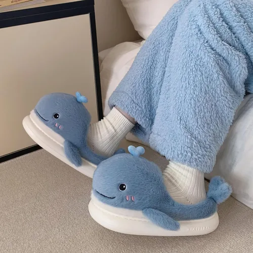 Vista 6 de XIXITIAO Lindas pantuflas de animales, pantuflas de ballena Kawaii de dibujos animados, zapatos de casa de felpa para mujeres y hombres, pantuflas