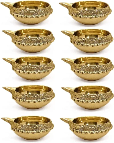 Vista 11 de SATVIK Set of 2 - Pure Brass Kuber Diya for Diwali Decoration Traditional Puja Oil Lamp for Home Temple Brass Diya for Diwali Pooja & Festive Use