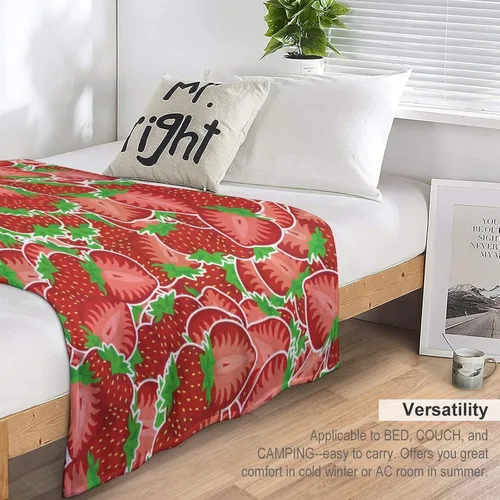 Vista 5 de Manta de fresa, 30 x 40 pulgadas, bonita manta de frutas para mujeres y niñas, suave y acogedora, mantas de franela para sofá, cama