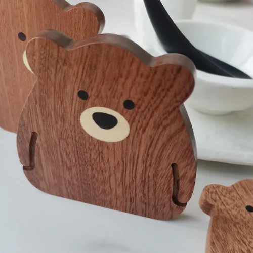Vista 4 de Posavasos de madera absorbentes para bebidas, hechos a mano con múltiples incrustaciones de madera, juegos de posavasos de madera Sapele para mesa