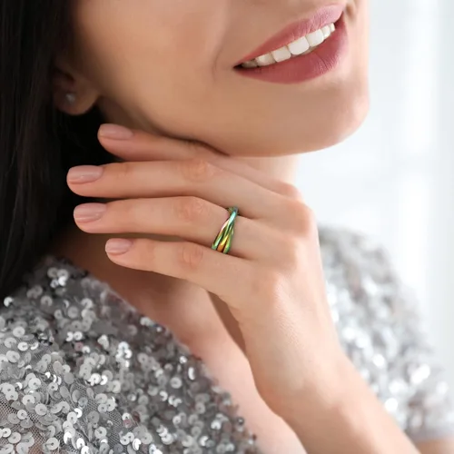 Vista 4 de Bandas entrelazadas triples para ansiedad para mujeres y niñas, 3 piezas de acero inoxidable, rompecabezas de arco iris, anillo de ansiedad, anillo