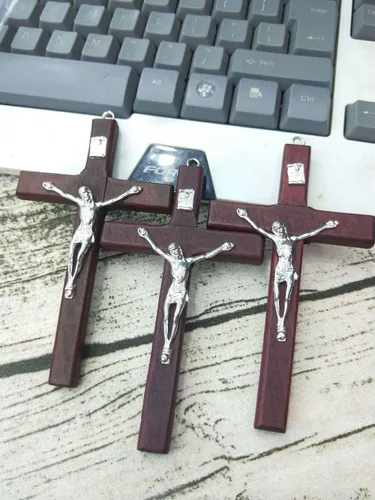 Vista 6 de Regalo católico para hombre y mujer, hecho a mano en Tierra Santa, Crucifijo de madera natural, Crucifijo de oración y celebración de cruz, colgante