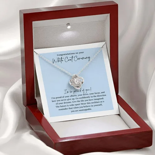 Vista 4 de BellezaNova Collar de graduación para ella 2023 Collar de graduación 2019 para mujer, para la reina de mi vida Collar de amor infinito, regalos
