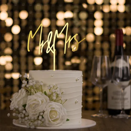 Vista 2 de Mr & Mrs - Decoración para tarta de boda en acrílico dorado (diseño 04)