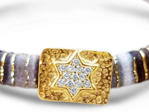 Vista 12 de Alef Bet by Paula Macrame Friendship Bracelet in Shades of Blue with Gold-plated Jewish Star of David Charm