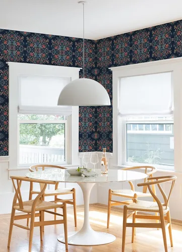 Vista 2 de RoomMates RMK12587PLW - Papel tapiz para despegar y pegar con diseño floral de medallón azul