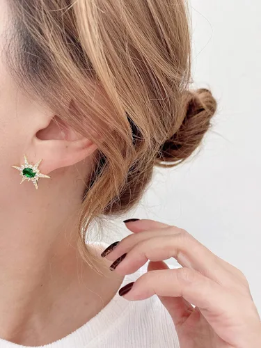 Vista 5 de Concept8 colored glass 18K gold plated 925 silver post earrings made in korea