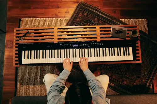 Vista 5 de Casio Privia PX-S3100 – piano digital con teclas ponderadas de 88 Delgado y elegante 700 tonos, 200 ritmos, Bluetooth Audio/MIDI, controles