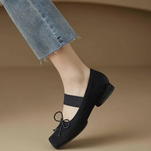 Vista 5 de Zapatos planos de ballet de piel nobuck para mujer, punta cuadrada retro con banda ancha elástica entrecruzada, zapatos de tacón bajo y fino