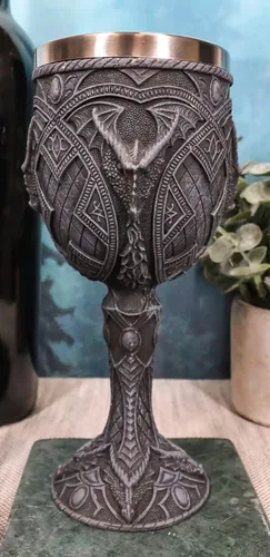 Vista 3 de Ebros Ancient Celtic Gothic Knotwork Arácnido Araña Dragón Copa de vino Copa de cáliz 6 oz Gótico Calabozos y Dragones Elixir medieval de la Vida