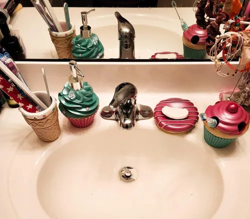 Vista 6 de Juego de accesorios de baño organizador completo con dispensador de loción/jabón de batido, taza de baño de tubo de huevo/vaso, jabonera de dona