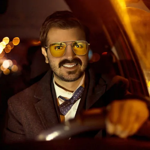 Vista 6 de Gafas de sol aviador para hombre, estilo militar, polarizadas, marco de metal con patillas de bayoneta, Lente de visión nocturna con marco dorado