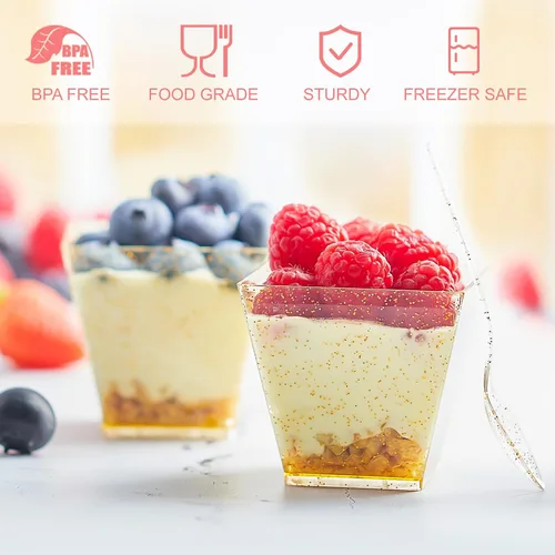 Vista 3 de Mini tazas de postre con purpurina dorada de 3.5 onzas con cucharas, paquete de 50 tazas de postre de plástico dorado para postres pequeños