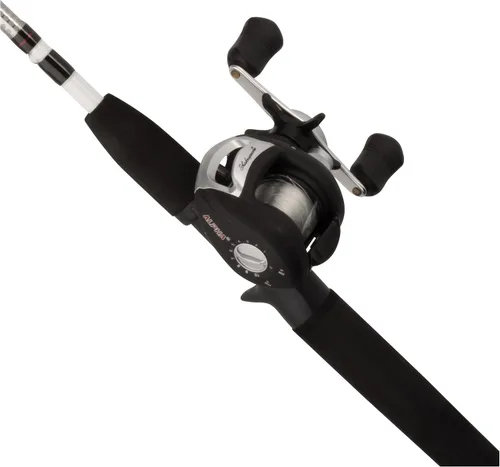 Vista 2 de Shakespeare Alpha Mediano - Combo de caña de pescar de perfil bajo de 6 pies y carrete de baitcast (2 piezas), negro, blanco