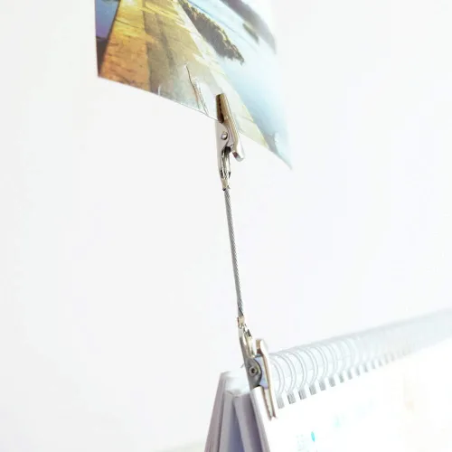Vista 9 de TFu Exhibidor de Fotos para Colgar en la Pared, Marco de Fotos DIY con Cadena de Fotos con 12 Clips para Colgar Fotos, Notas y Obras de Arte