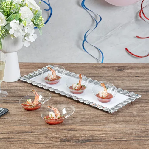 Vista 4 de Restaurantware 4 mini platos de degustación de 2.9 x 1.3 pulgadas, 50 mini platos de postre desechables, platos de plástico transparente con diseño