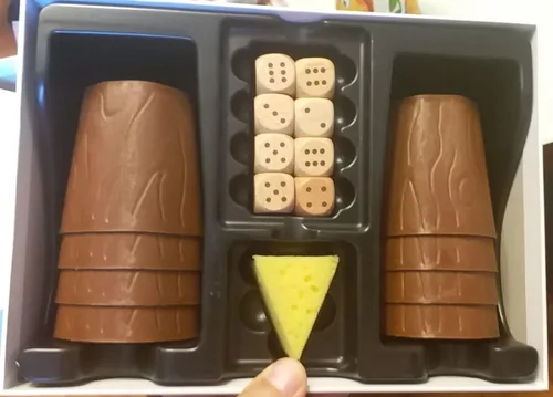Vista 3 de Juego de mesa El Ladrón de Queso Juego de fiesta para que la familia descubra quién roba el queso Roles ocultos y engaño A partir de 8 años