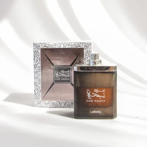 Vista 7 de Lattafa Perfumes Oud Najdia para Eau de Parfum en espray unisex, 3.4 onzas