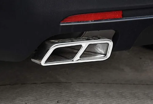 Vista 4 de Cubierta de salida de tubo de extremo de escape trasero de acero inoxidable, decoración de marco de 2 piezas para Cadillac XT5 2017-2024