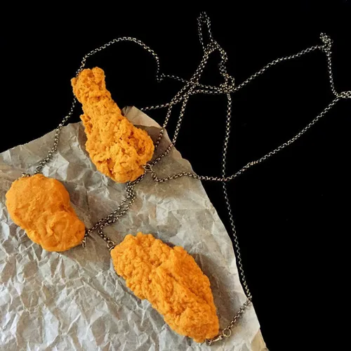 Vista 6 de Collar con colgante de pollo frito de BlingGlow con diseño de simulación de pollo frito y adorable joyería de alimentos realista, pierna de pollo