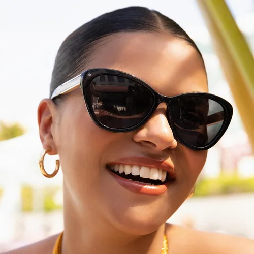 Vista 3 de Prive Revaux The Hepburn Cat Eye - Gafas de sol hechas a mano, polarizadas con 100% protección UV, para mujer Caviar negro