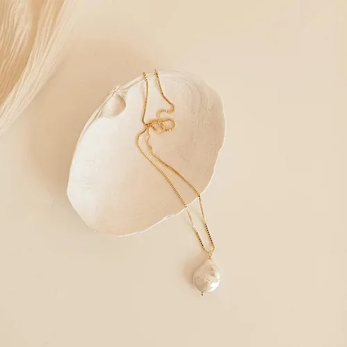 Vista 2 de Delicado collar de perlas para mujer, collar de oro y perlas, collar largo bohemio de perlas sintéticas para playa, joyería de perlas para mujer