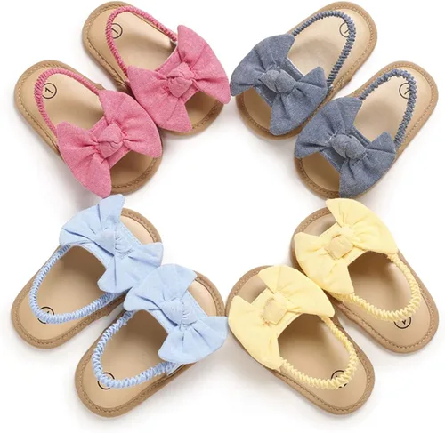 Vista 4 de COSANKIM Sandalias de verano para bebés y niñas con suela suave de flores para recién nacidos, zapatos de vestir para cuna