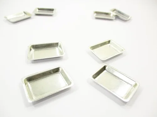 Vista 4 de Casa de muñecas Accesorios en miniatura 4 bandejas de lata pequeñas #S Suministro para panadería Dijes Deco - 8178 Mini tin metal trays lot, small