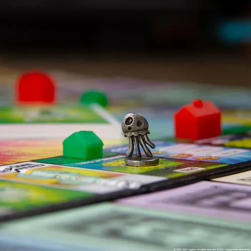 Vista 10 de Monopoly Spongebob Squarepants Meme Edition Basado en el programa de Nickelodeon Con memes familiares de ubicaciones, episodios y personajes