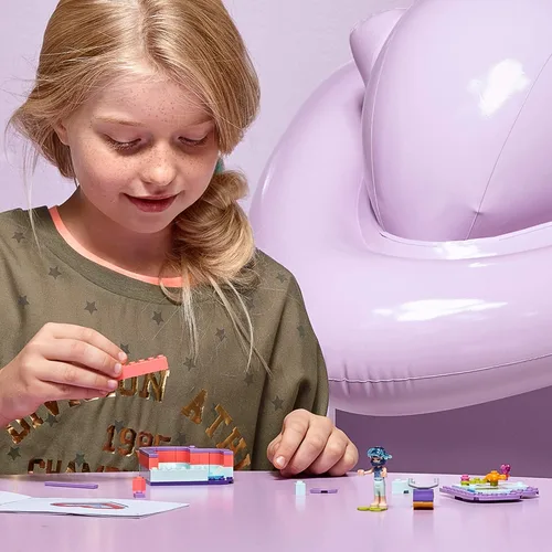 Vista 3 de LEGO Friends Emma's Summer Heart Box 41385 Kit de construcción, nuevo 2019 (86 piezas)