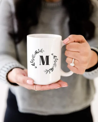 Vista 37 de The Cotton & Canvas Co. Botánico personalizado monograma inicial letra A taza de café porcelana cerámica taza de café para ella, para él