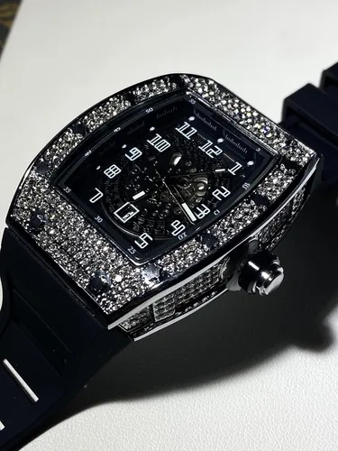 Vista 3 de Reloj de pulsera cuadrado de moda para hombre, con esfera rectangular numérica plateada, banda negra, de lujo, circonita cúbica, con diamantes