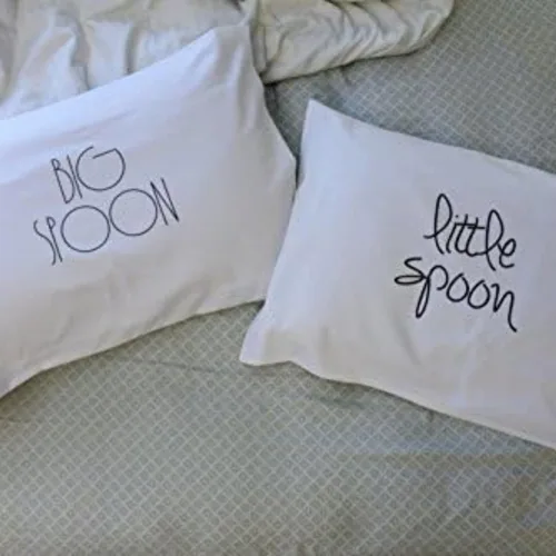 Vista 2 de Oh, Susannah Big Spoon Little Spoon V1 - Fundas de almohada para parejas, regalo de boda o compromiso, para parejas, novio, fundas de almohada