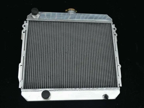 Vista 3 de Radiador y ventiladores de aluminio de 3 filas para Toyota HILUX PICKUP LN30/LN40/LN46/RN46 2.2L DIESEL/2.0L GAS