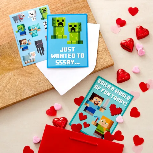 Vista 2 de Hallmark Minecraft - Tarjetas y calcomanías para el día de San Valentín para niños (24 aulas de San Valentín con sobres)
