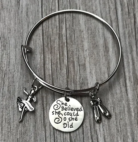 Vista 5 de Brazalete ajustable "Dance" para niñas el regalo perfecto para recitales de baile, bailarinas y grupos de baile