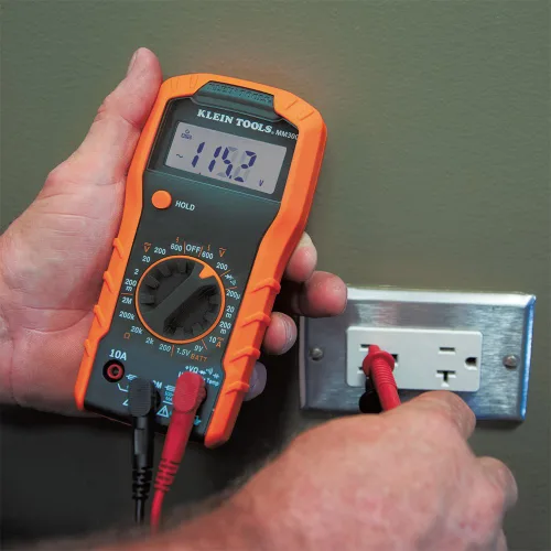 Vista 5 de Kit de prueba eléctrica Klein Tools 80067 con termómetro digital IR, multímetro, probador de voltaje sin contacto en forma de bolígrafo y probador