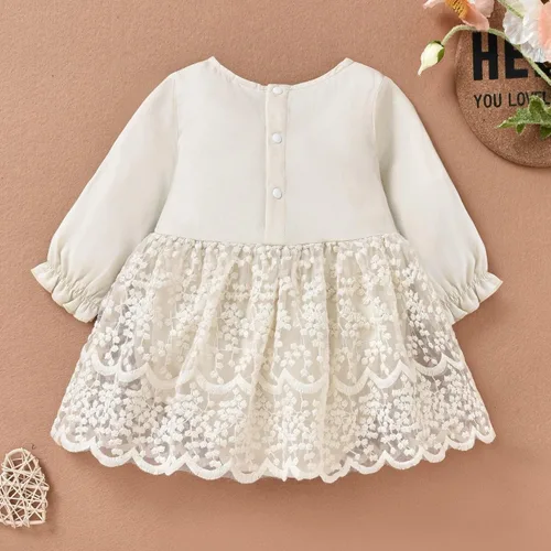 Vista 2 de Mameluco para bebé recién nacido, para otoño, invierno, color blanco, beige, bohemio, encaje, floral, ropa de manga larga