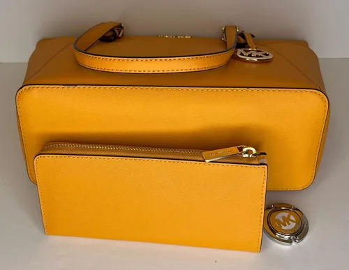 Vista 6 de Michael Kors Charlotte - Bolsa grande con cierre de cremallera de un cuarto