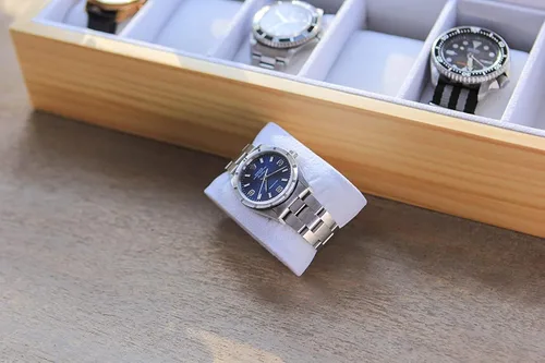 Vista 6 de Case Elegance caja organizadora de relojes de madera sólida con visualización superior de vidrio Madera clara