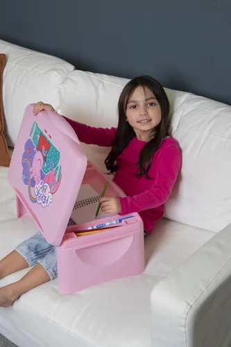 Vista 8 de Peppa Pig Escritorio de regazo para niños con almacenamiento, tapa plegable y diseño plegable, portátil para viajes o uso en la cama en casa, ideal