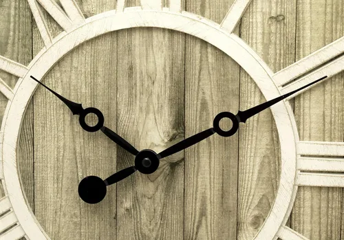 Vista 5 de Pacific Bay Mannheim - Reloj de pared grande decorativo ligero y moderno, silencioso sin tictac, números romanos 3D, fácil de leer, cubierta facial