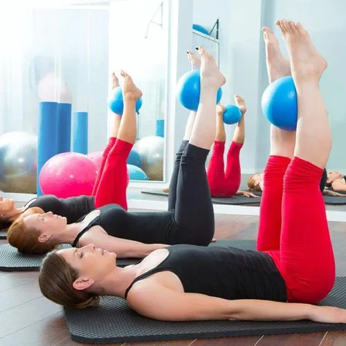 Vista 5 de Pelota de pilates, 9 pulgadas, suave, gruesa, antiestallidos y antideslizantes, mini pelota de yoga para gimnasio de fuerza, pelota de ejercicio